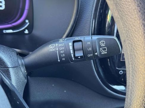 Used 2023 Kia Soul S FWD image 25
