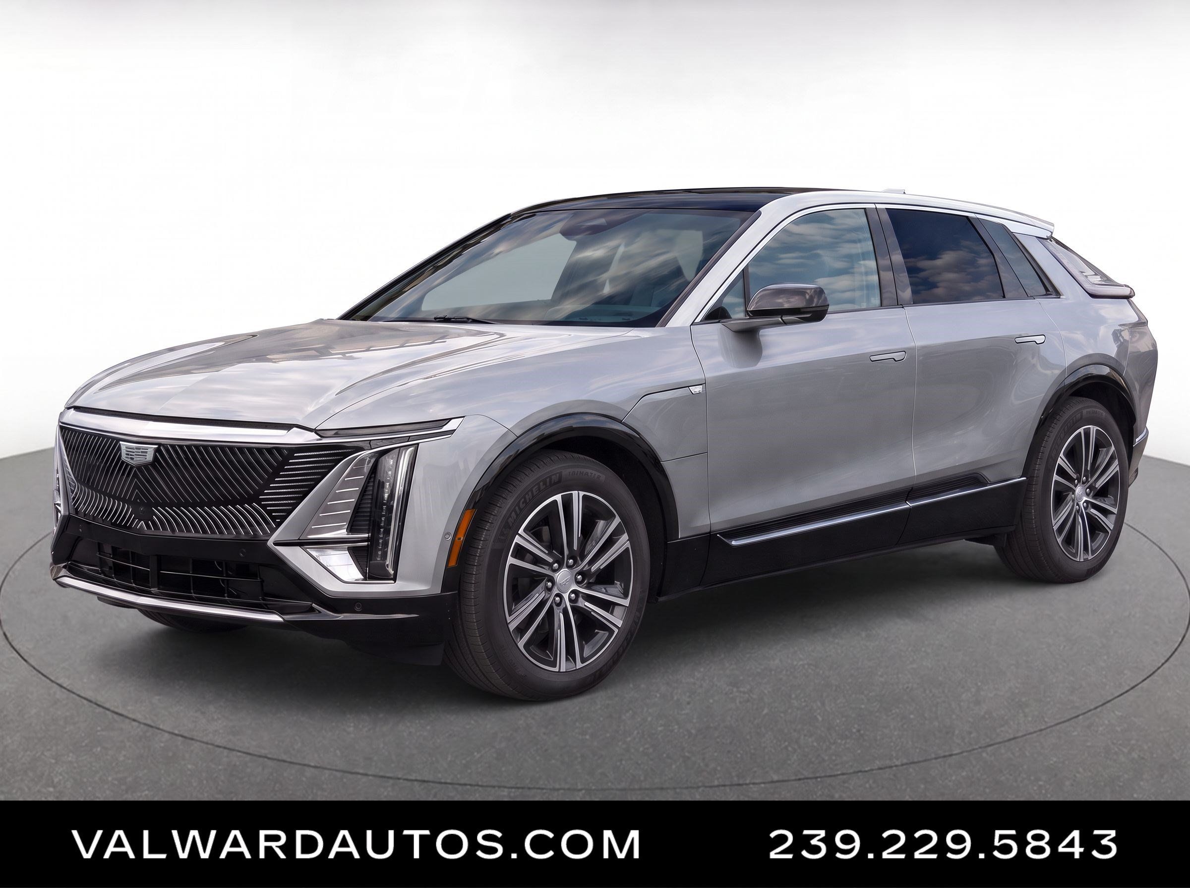 Used 2024 Cadillac Lyriq Luxury RWD image 1