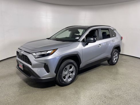 Certified 2025 Toyota RAV4 LE AWD/4WD image 7