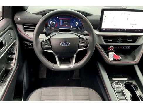 Used 2025 Ford Explorer ST-Line image 5