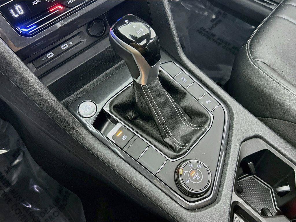 Certified 2024 Volkswagen Tiguan SE R-Line AWD/4WD image 16