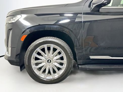Used 2023 Cadillac Escalade ESV Premium Luxury image 34