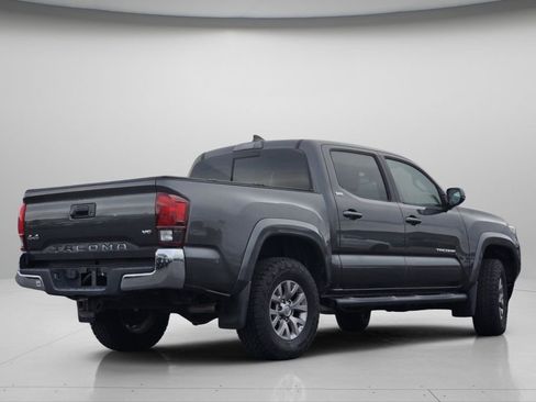 Used 2018 Toyota Tacoma SR5 image 23