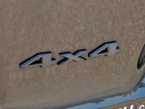 Used 2020 Jeep Cherokee Trailhawk w/ Cold Weather Group AWD/4WD image 32