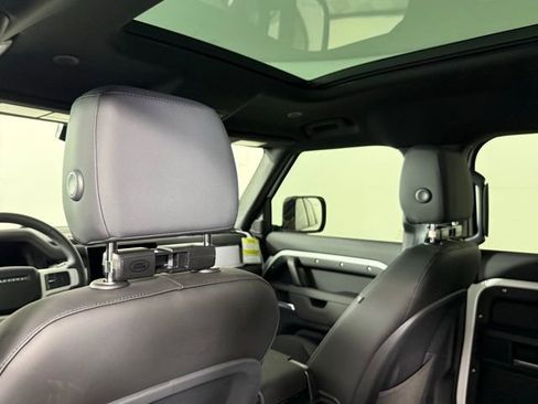 New 2025 Land Rover Defender 110 X-Dynamic SE image 25