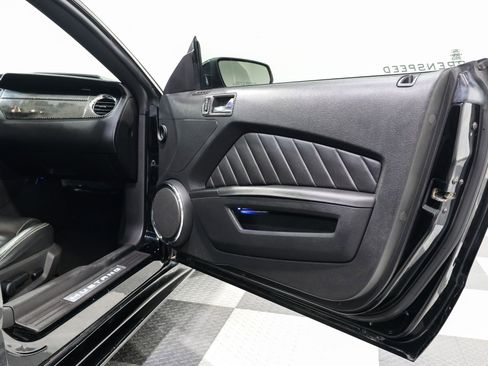 Used 2010 Ford Mustang GT image 19