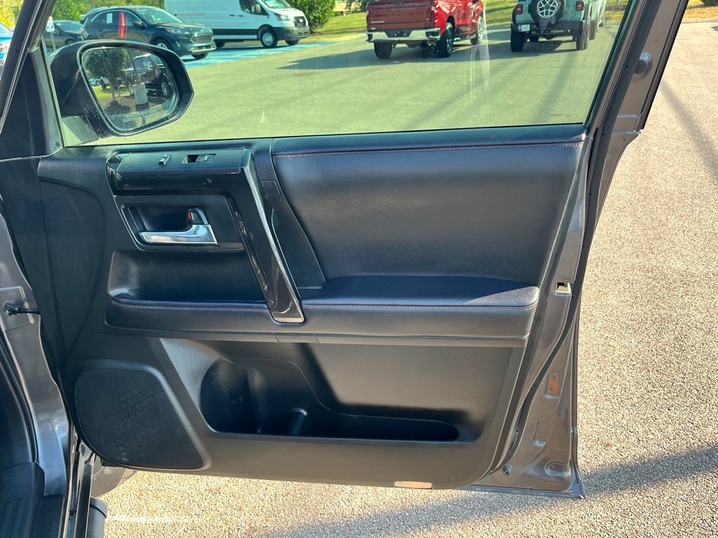 Used 2021 Toyota 4Runner TRD Off-Road Premium w/ Moonroof Package AWD/4WD image 10
