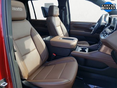 Used 2024 Chevrolet Suburban High Country image 15