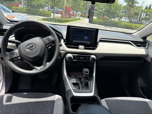 Used 2021 Toyota RAV4 XLE FWD image 20