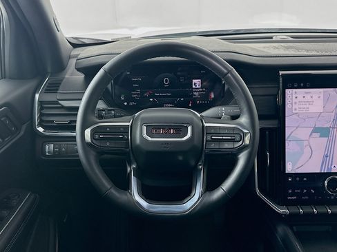 Used 2025 GMC Acadia Elevation image 17