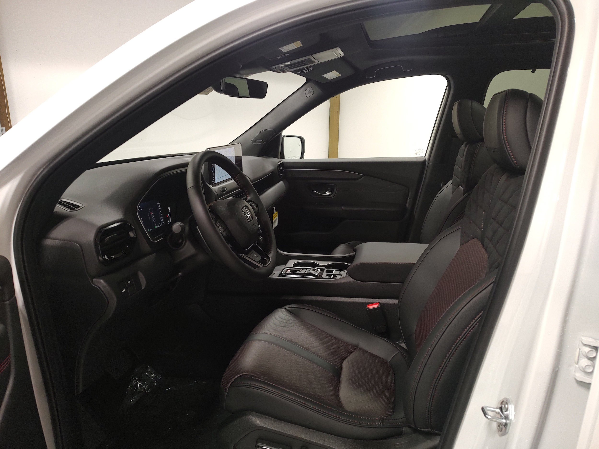 New 2026 Honda Pilot Black Edition image 10