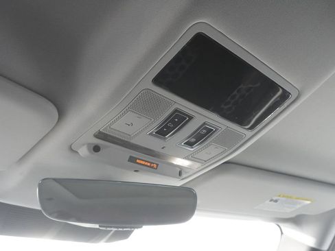 New 2026 Land Rover Defender 110 X-Dynamic SE image 16