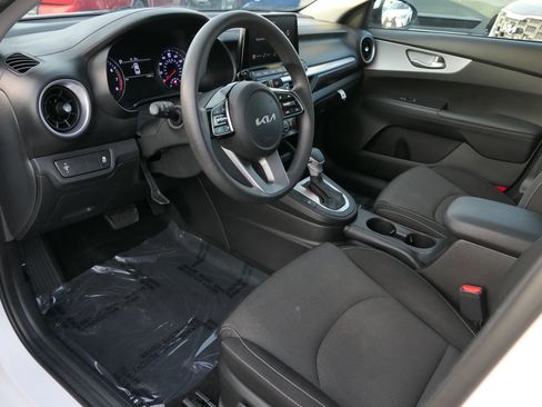 Used 2023 Kia Forte LXS image 11