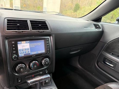 Used 2010 Dodge Challenger SRT8 RWD image 23