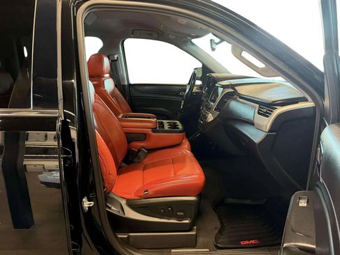 Used 2020 GMC Yukon XL SLE w/ SLE Value Package image 13