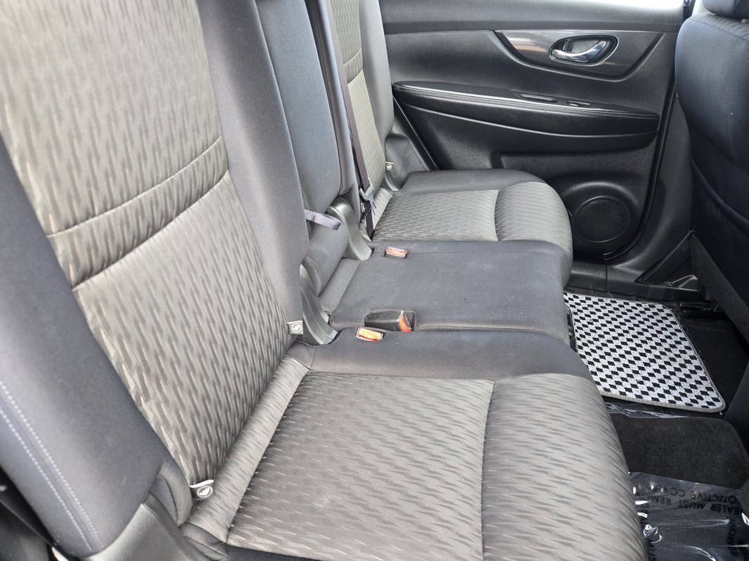Used 2017 Nissan Rogue S AWD/4WD image 23