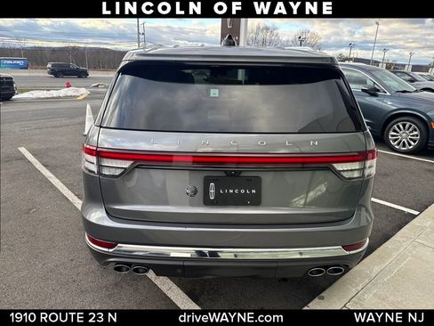 Used 2025 Lincoln Aviator AWD image 5