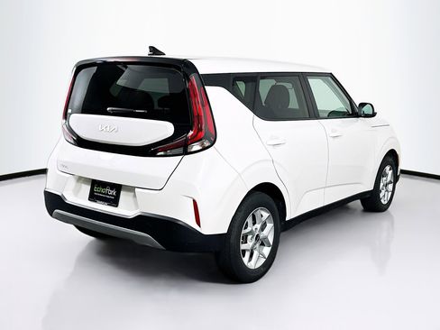 Used 2025 Kia Soul LX w/ LX Technology Package FWD image 9