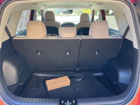 Used 2023 Kia Soul LX w/ LX Technology Package image 24