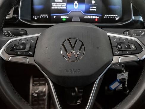 Used 2025 Volkswagen Jetta Sport image 12