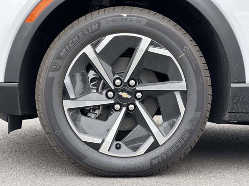 New 2026 Chevrolet Equinox EV LT image 7