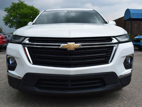 Used 2023 Chevrolet Traverse LT FWD image 4