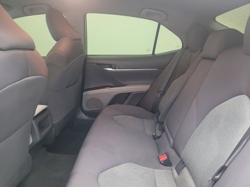 Used 2019 Toyota Camry LE FWD image 18