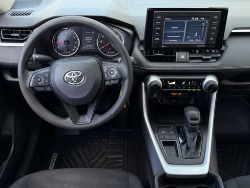 Used 2020 Toyota RAV4 LE FWD image 12