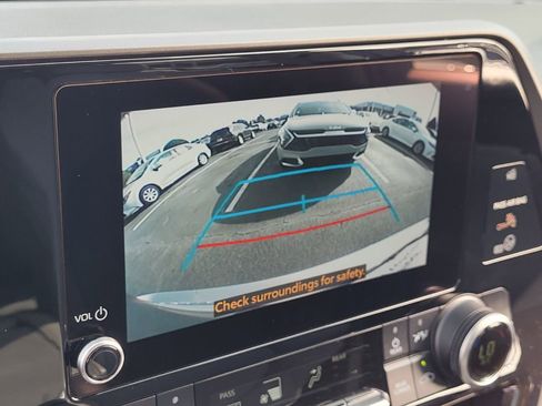 Certified 2024 Toyota Highlander LE image 18