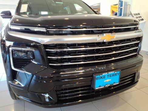 New 2026 Chevrolet Traverse High Country FWD image 6