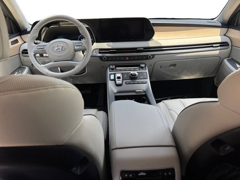Used 2024 Hyundai Palisade Limited FWD image 11
