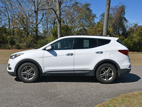 Used 2017 Hyundai Santa Fe Sport image 2