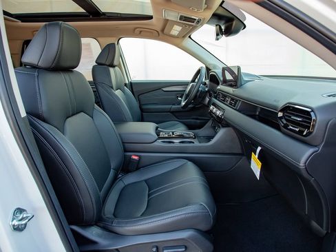 New 2026 Honda Pilot Touring image 17