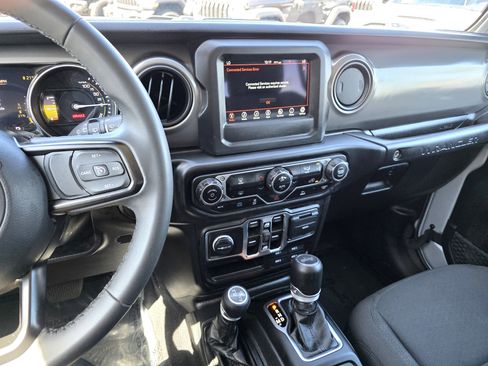 Certified 2023 Jeep Wrangler Unlimited image 10