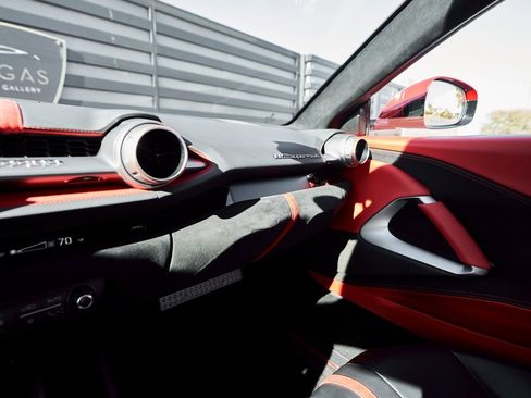 Used 2018 Ferrari 812 Superfast Base image 76