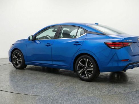 Used 2025 Nissan Sentra SV image 6