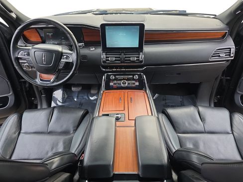 Used 2019 Lincoln Navigator L Reserve image 9