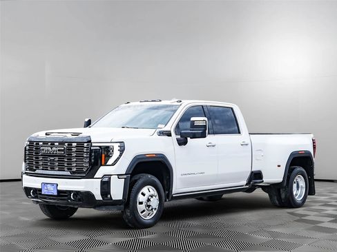 Used 2025 GMC Sierra 3500 Denali Ultimate AWD/4WD image 7