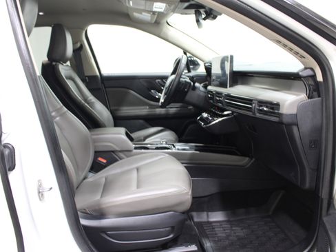 Used 2025 Lincoln Corsair FWD image 25
