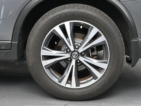 Used 2018 Nissan Rogue SL image 22