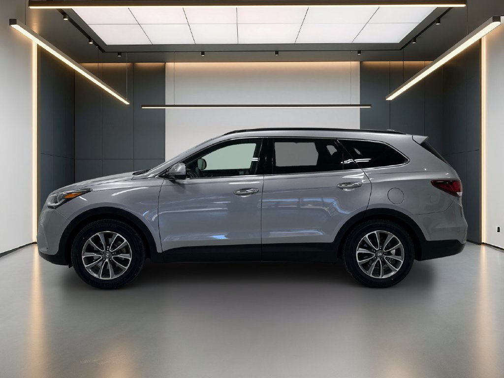 Used 2017 Hyundai Santa Fe SE w/ Cargo Package FWD image 2