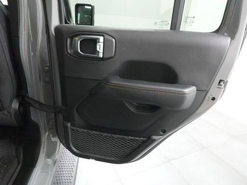 Used 2023 Jeep Wrangler Unlimited Sahara AWD/4WD image 31