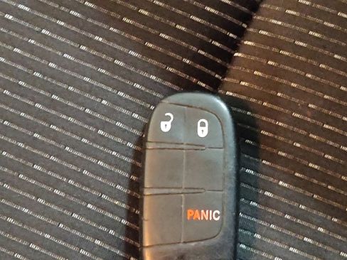 Used 2018 Dodge Journey SE w/ Popular Equipment Group FWD image 32