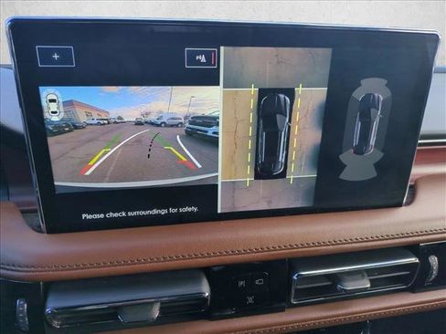 Used 2022 Lincoln Nautilus Reserve w/ Equipment Group 202A image 12