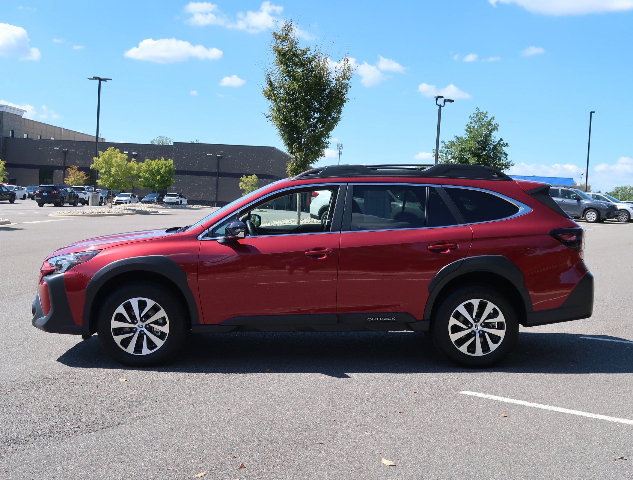 Certified 2025 Subaru Outback Premium AWD/4WD image 5