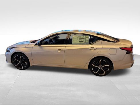 New 2025 Nissan Altima 2.5 SR w/ SR Premium Package image 2