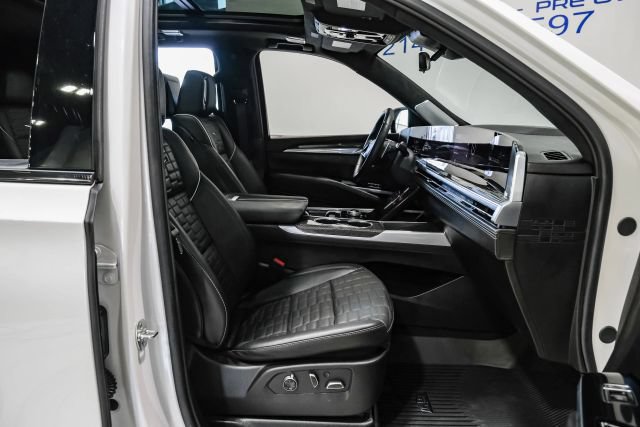 Used 2025 Cadillac Escalade V w/ LPO, Floor Liner Package AWD/4WD image 30