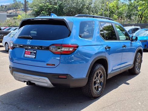 Used 2025 Honda Pilot TrailSport image 4