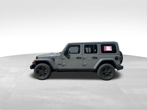 Certified 2023 Jeep Wrangler Unlimited Sahara AWD/4WD image 3