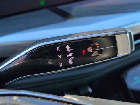 Used 2025 Cadillac Escalade IQ Luxury 2 image 14